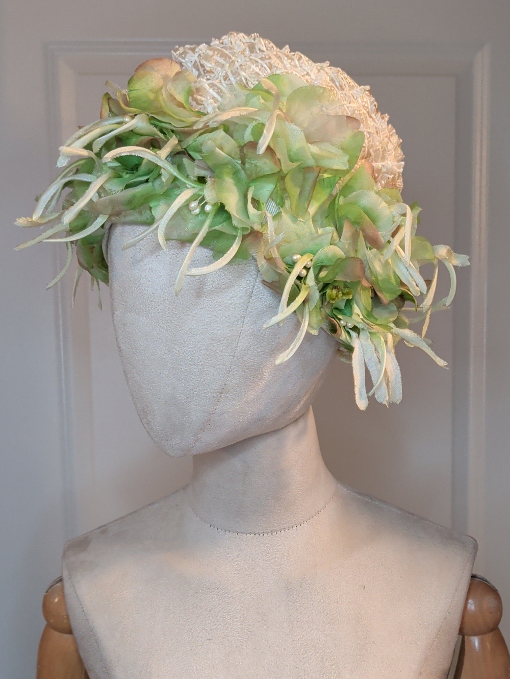 Vintage 50s Ivory Straw & Green Flower Hat Faux Pearls Raffia Ribbon 22" MCM
